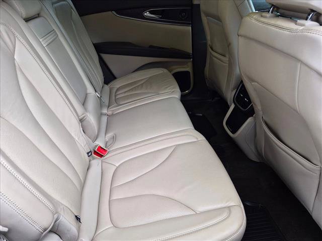 Used 2016 Lincoln MKX Select w/ Select Plus Package FWD image 20