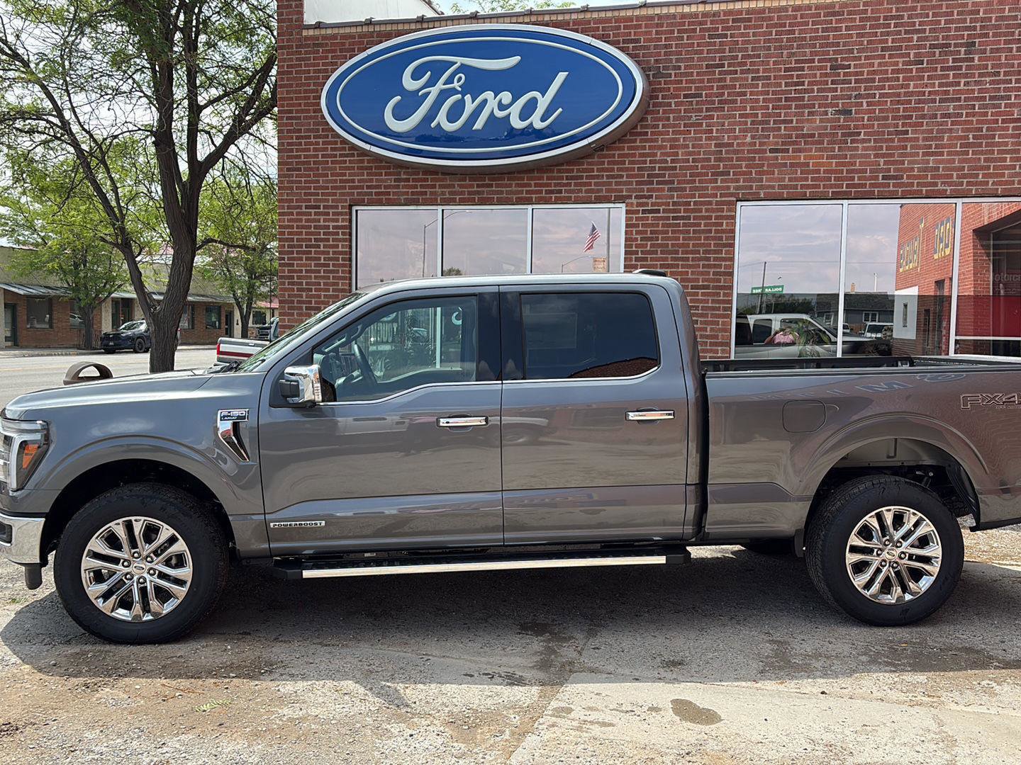 Used 2025 Ford F150 Lariat w/ Equipment Group 502A High AWD/4WD image 2