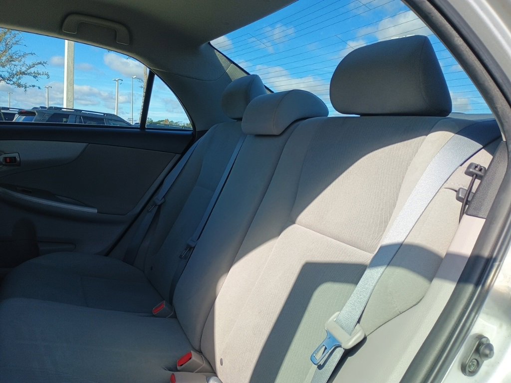 Used 2013 Toyota Corolla LE image 16