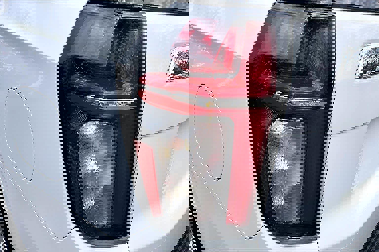 Used 2023 Chevrolet Suburban Premier AWD/4WD image 27