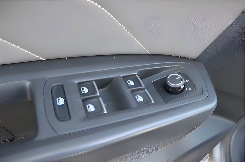 Used 2023 Volkswagen Atlas SE image 10