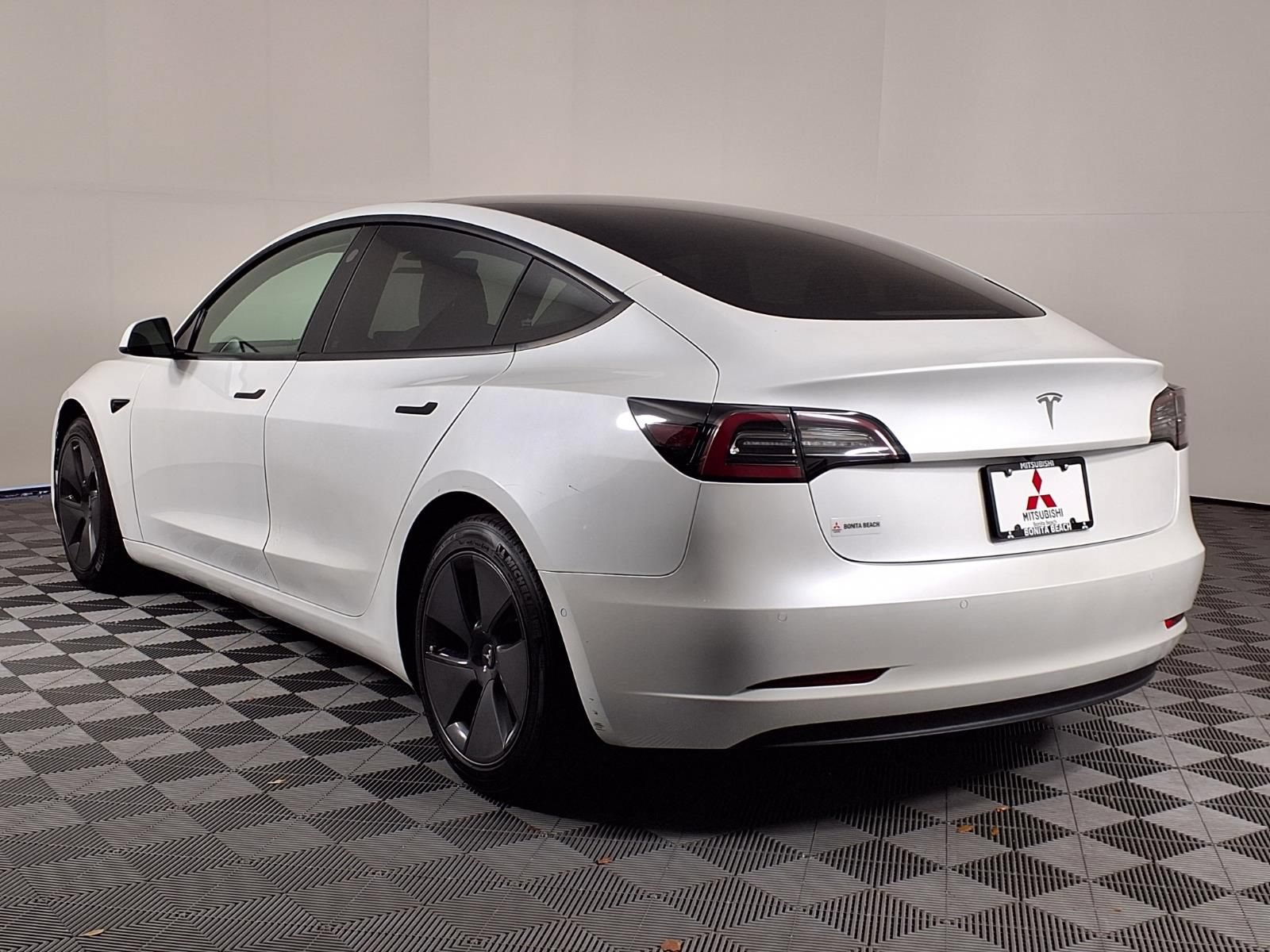 Used 2021 Tesla Model 3 Standard Range Plus RWD image 5