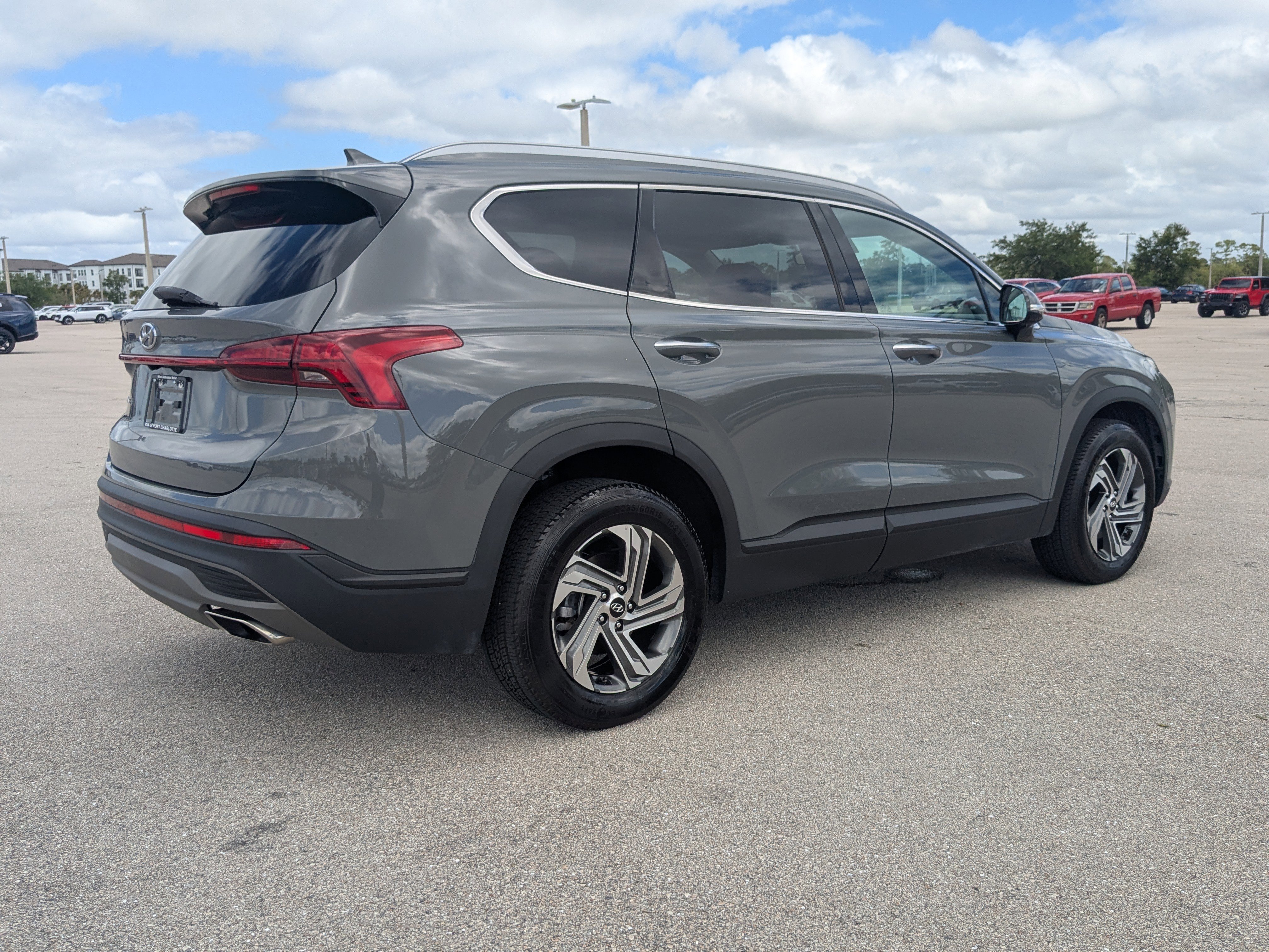 Used 2023 Hyundai Santa Fe SEL FWD image 5