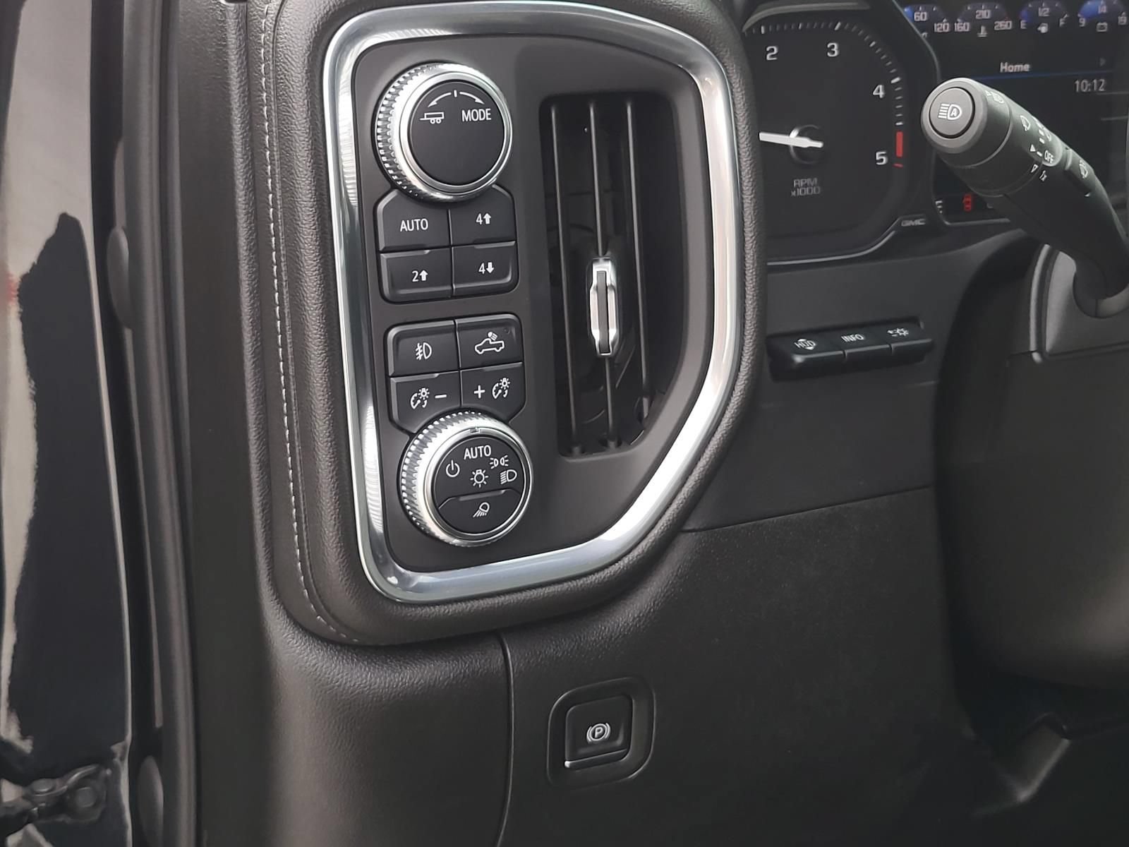 Used 2021 GMC Sierra 3500 Denali w/ Denali Ultimate Package AWD/4WD image 19