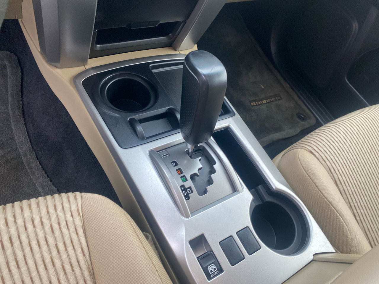 Used 2013 Toyota 4Runner Limited image 18