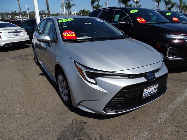 Used 2024 Toyota Corolla LE FWD image 5