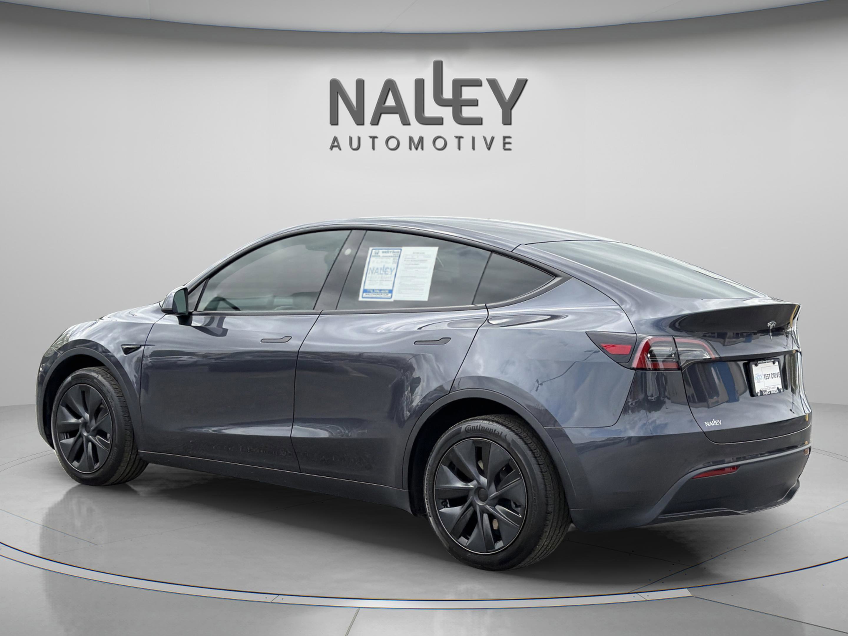 Used 2025 Tesla Model Y Long Range image 3