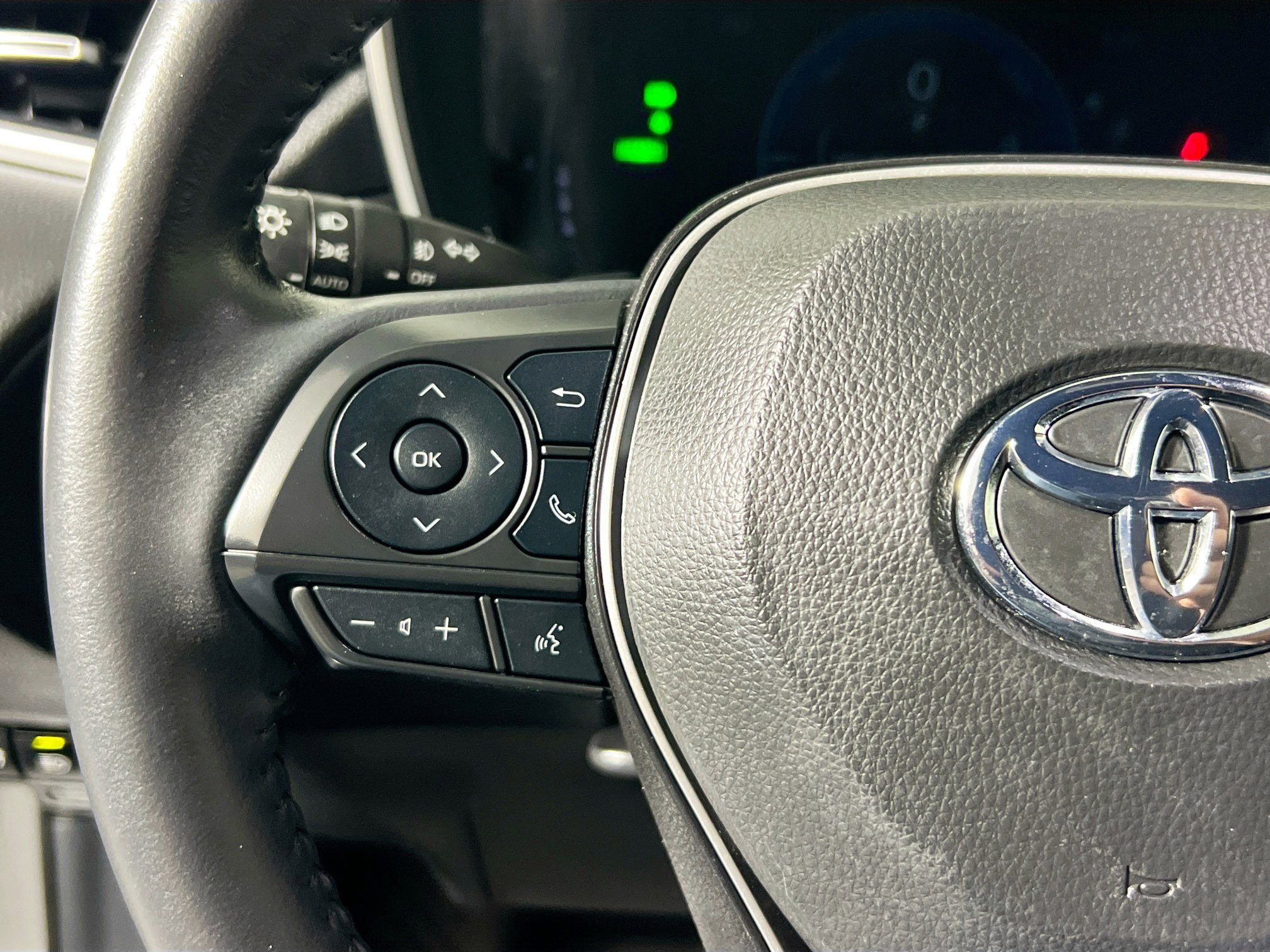 Used 2024 Toyota Corolla Cross AWD Hybrid w/ Convenience Package image 18