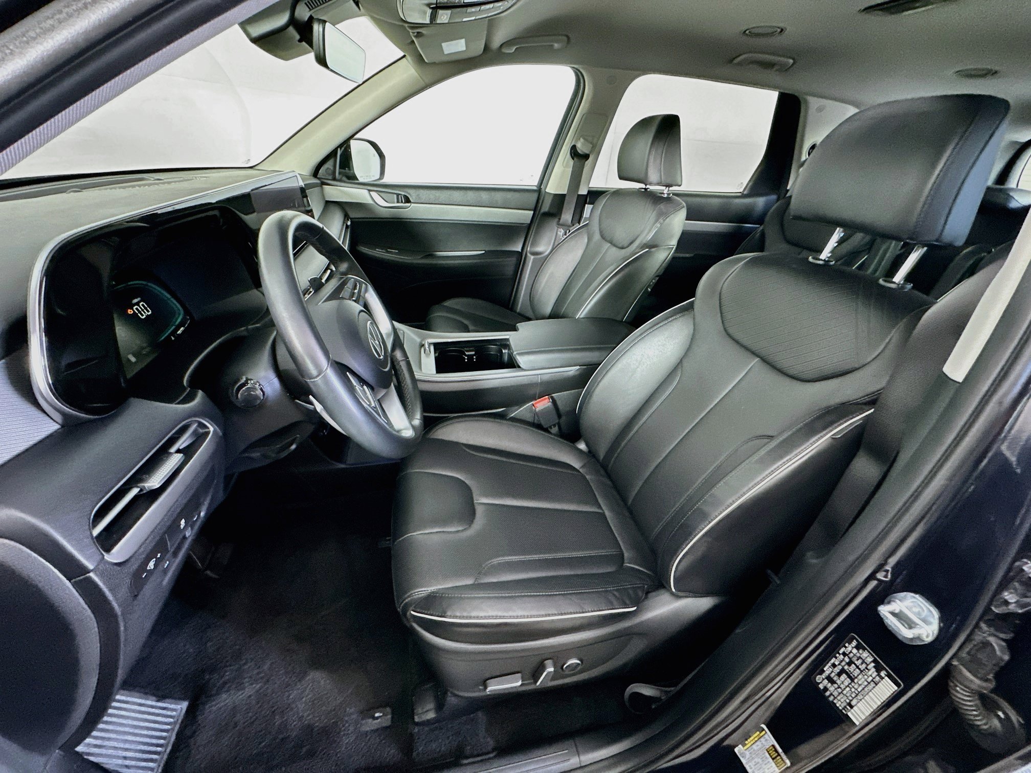 Used 2025 Hyundai Palisade SEL FWD image 13