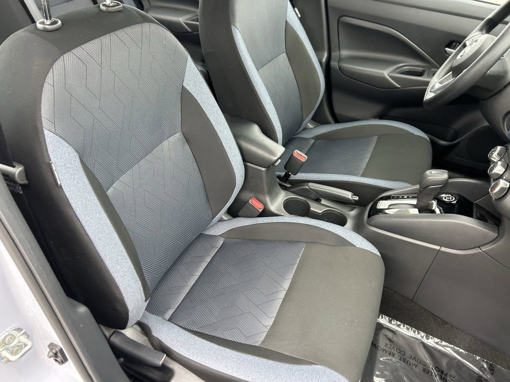 Used 2025 Nissan Versa SV w/ Trunk Package image 10