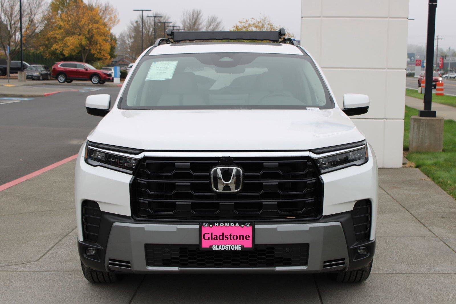 New 2026 Honda Pilot Touring image 8
