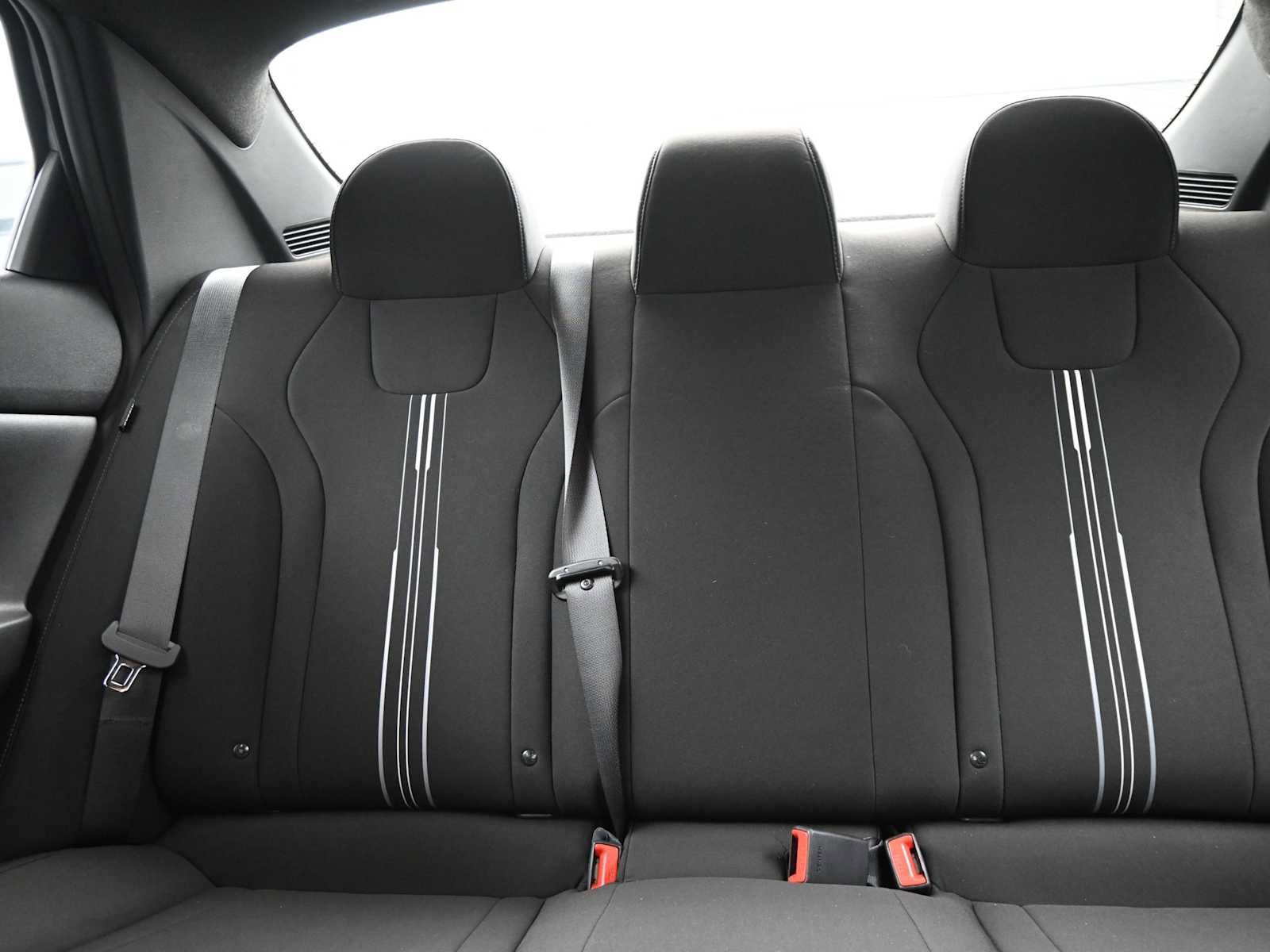 Certified 2025 Hyundai Elantra Sport image 34