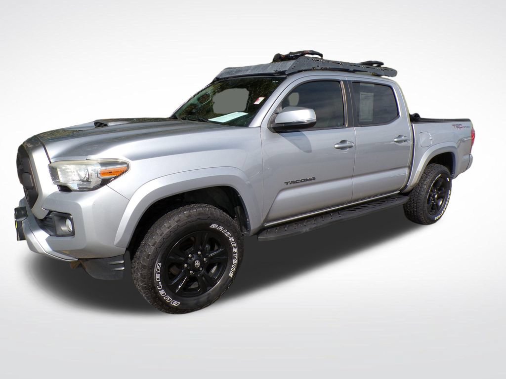 Used 2017 Toyota Tacoma TRD Sport w/ Tow Package RWD image 3