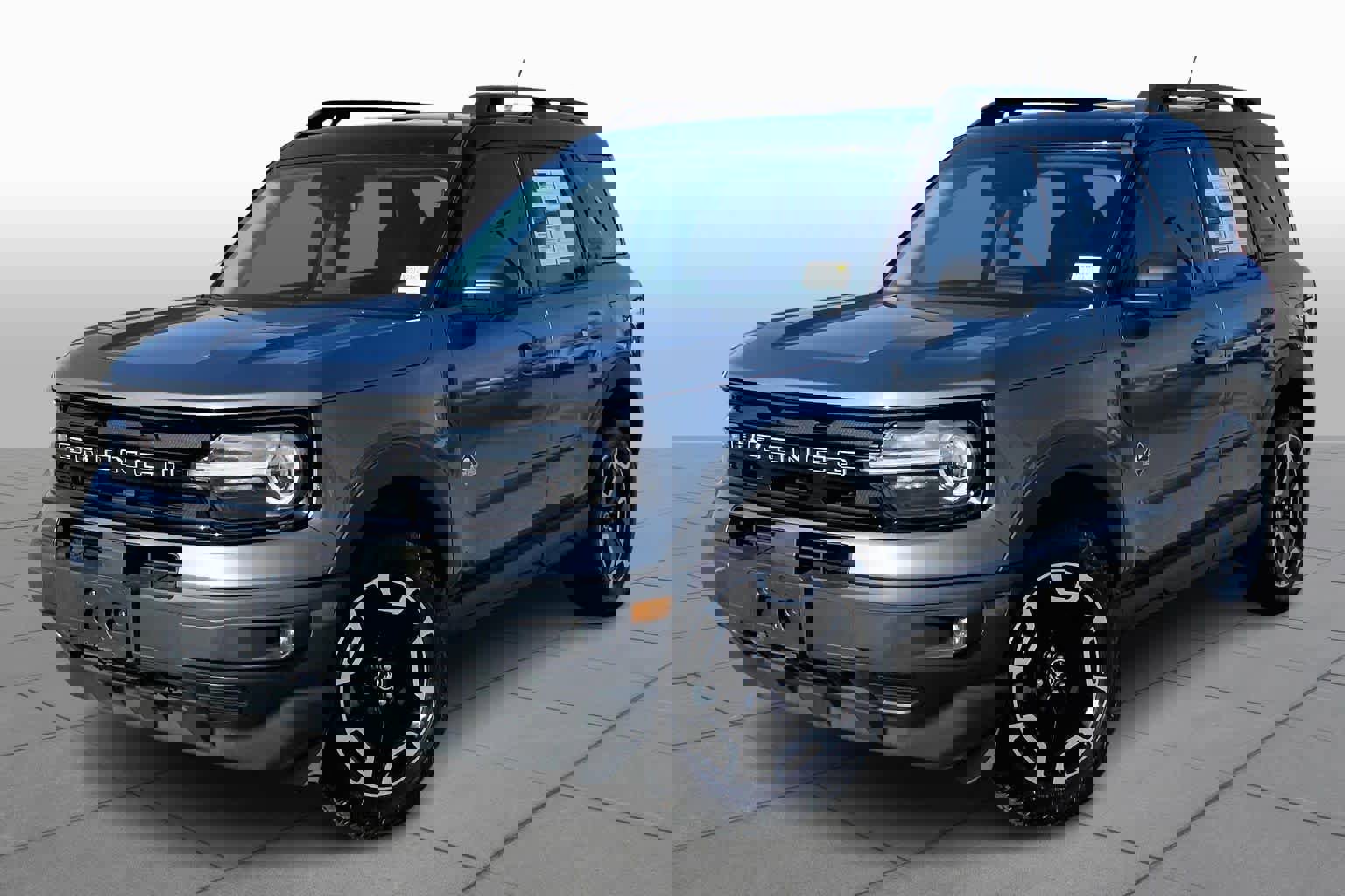 Used 2022 Ford Bronco Sport Outer Banks w/ Tech Package image 2