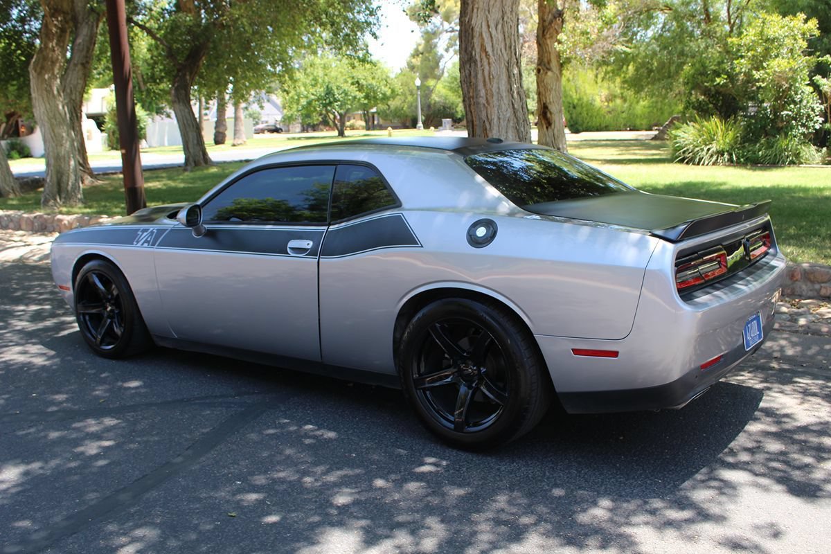 Used 2018 Dodge Challenger R/T w/ Quick Order Package 22P T/A RWD image 30
