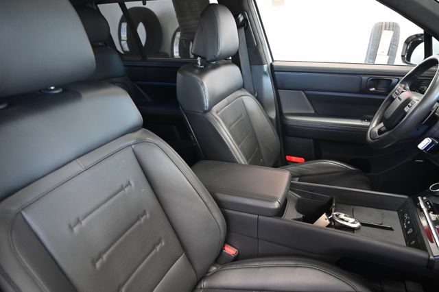 Used 2024 Hyundai Santa Fe Calligraphy AWD/4WD image 8