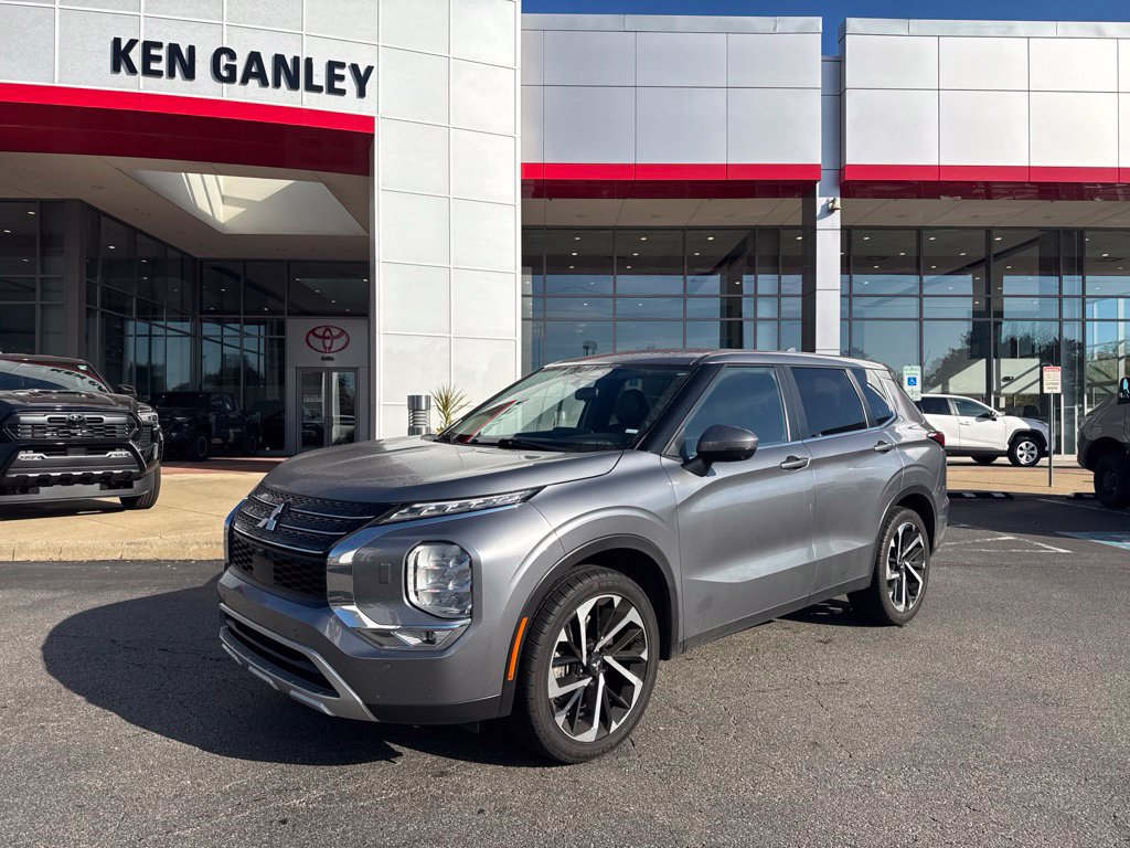 Used 2024 Mitsubishi Outlander SE AWD/4WD image 1