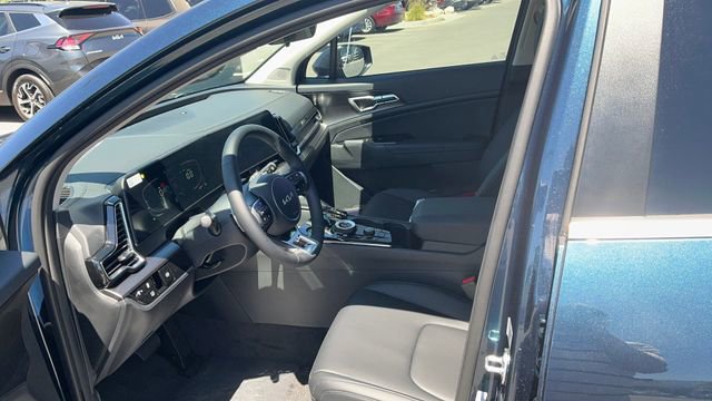 Used 2025 Kia Sportage EX image 17