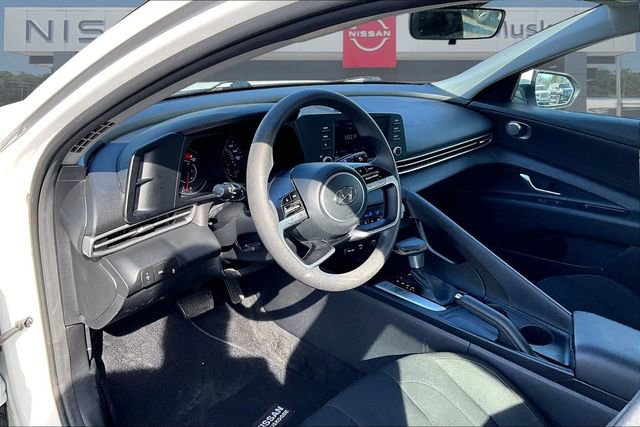 Used 2023 Hyundai Elantra SEL image 14