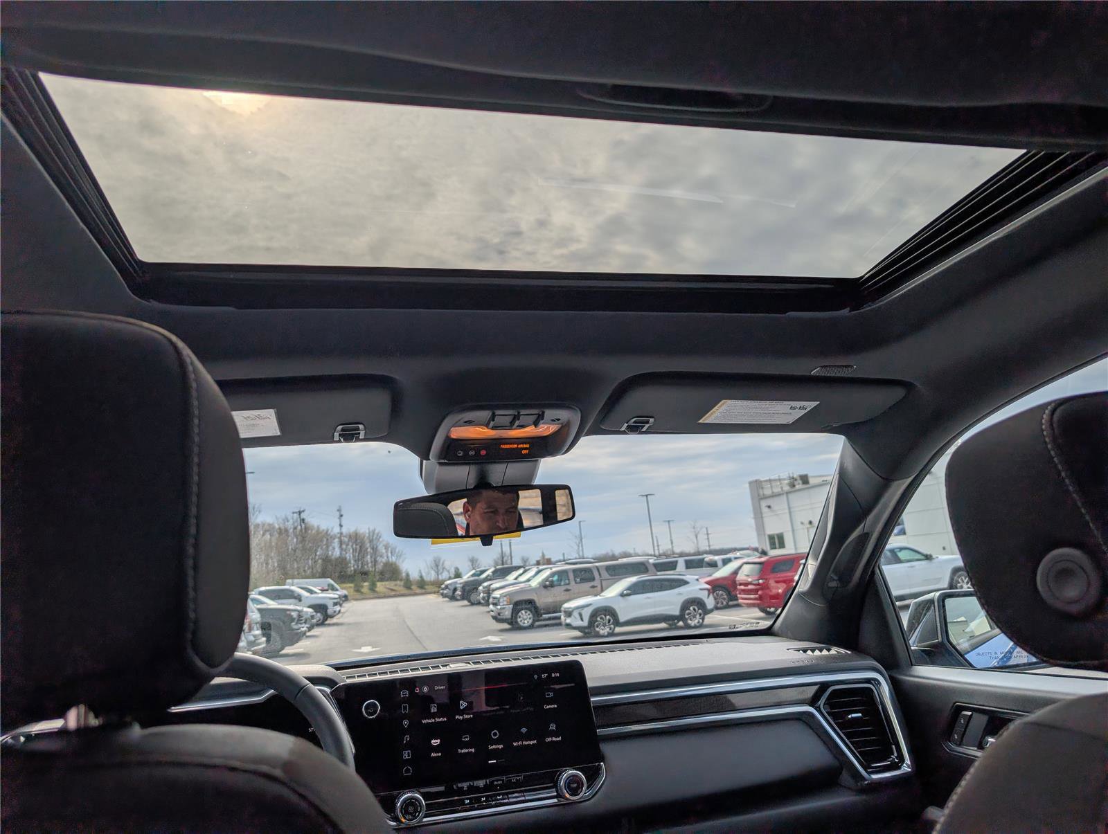 Used 2025 GMC Canyon Elevation w/ Technology Package image 19