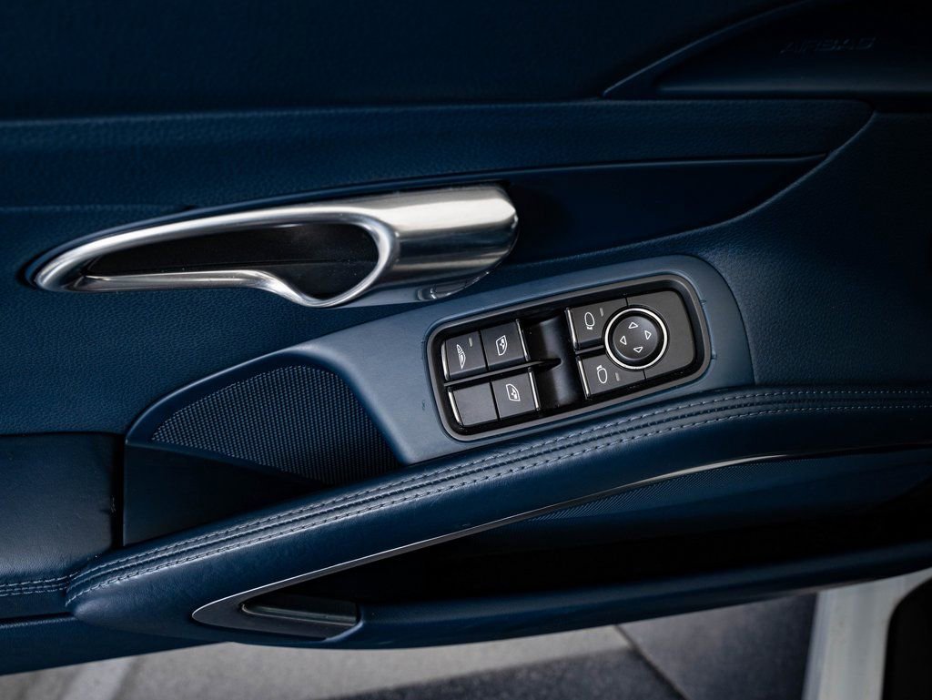 Used 2015 Porsche 911 Carrera image 32