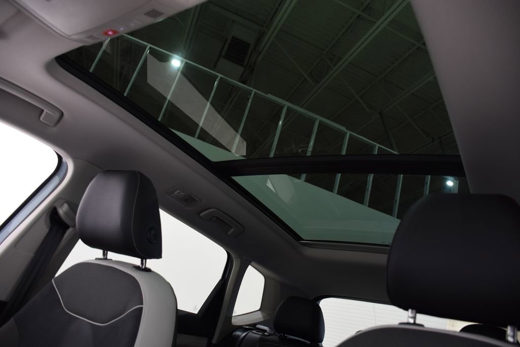 New 2026 Volkswagen Taos SE image 27