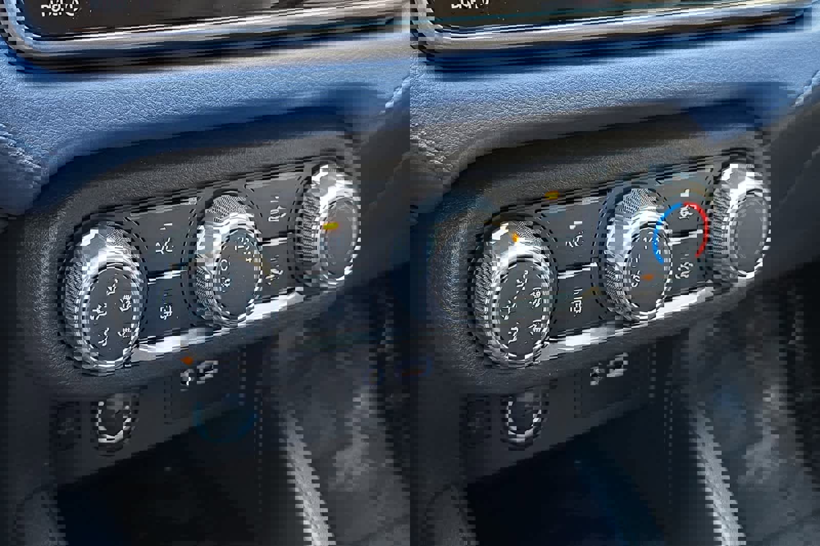 New 2025 Nissan Versa SV w/ Trunk Package image 19