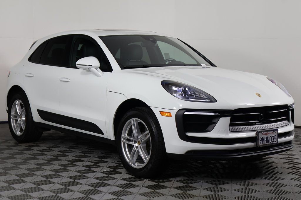 Used 2024 Porsche Macan AWD/4WD image 3