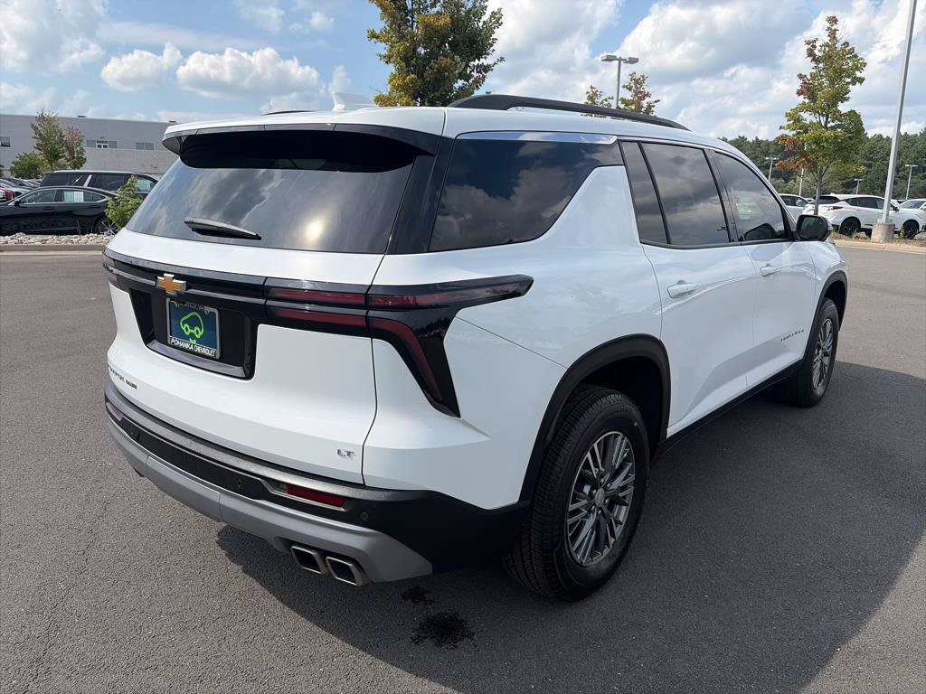 Used 2024 Chevrolet Traverse LT AWD/4WD image 7