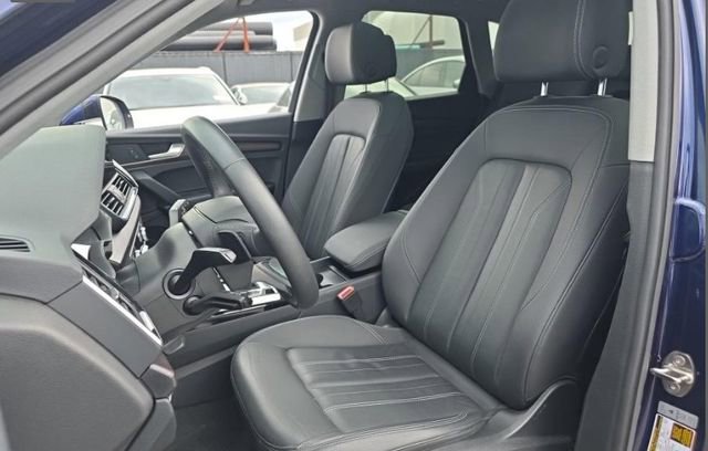 Used 2023 Audi Q5 2.0T Premium w/ Convenience Package AWD/4WD image 7
