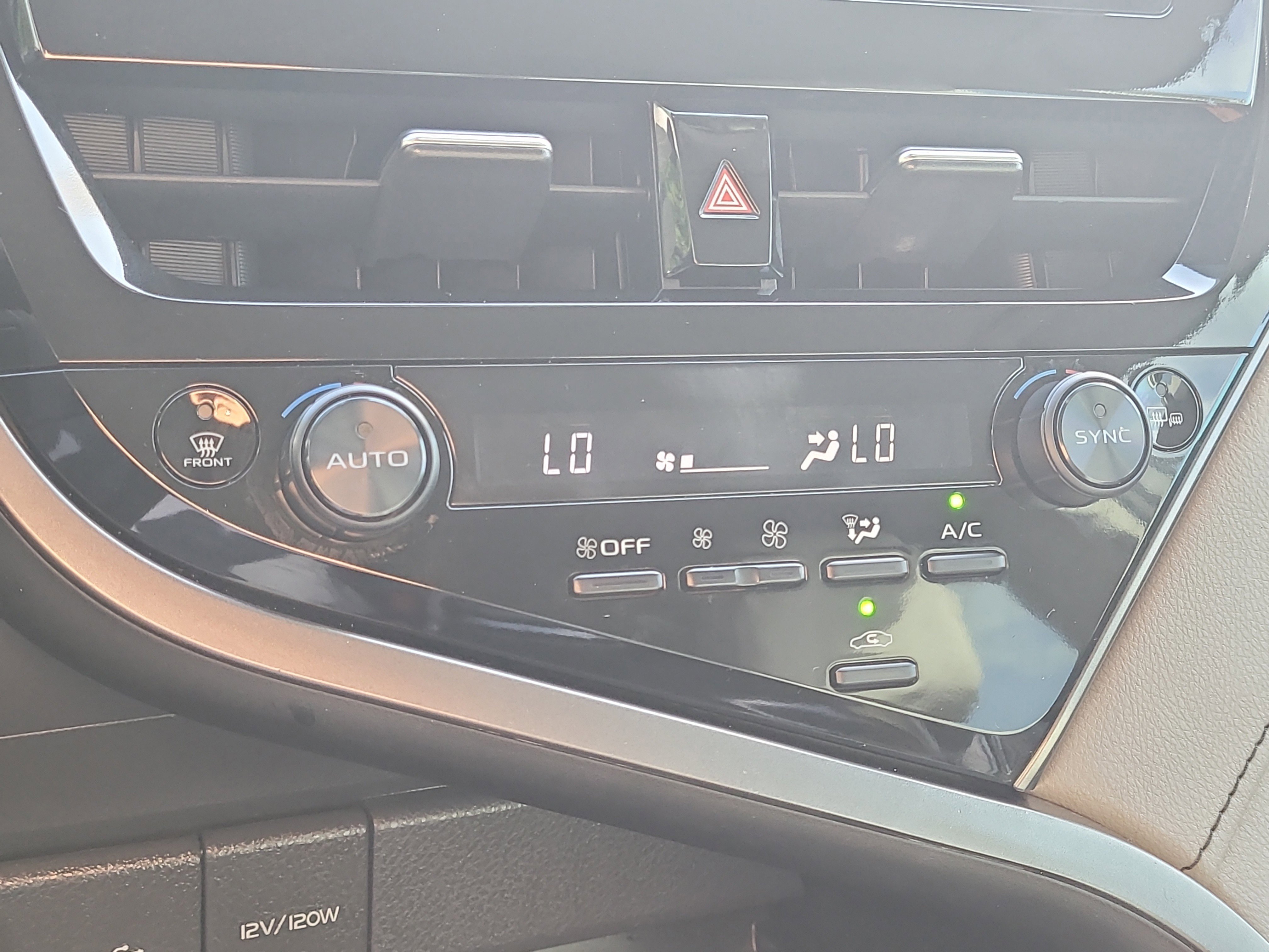 Used 2024 Toyota Camry SE w/ Convenience Package image 23