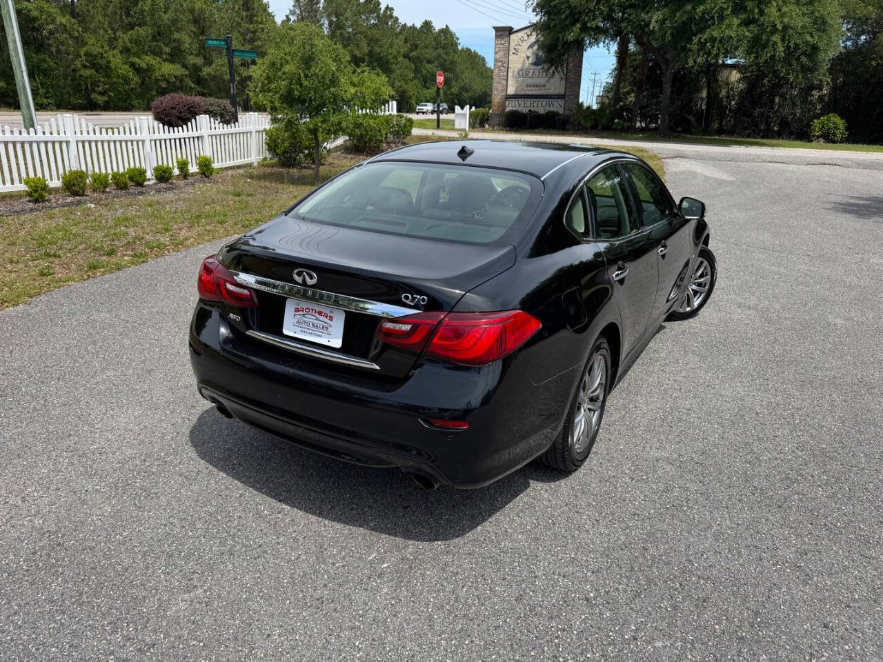 Used 2015 INFINITI Q70 3.7 AWD/4WD image 6