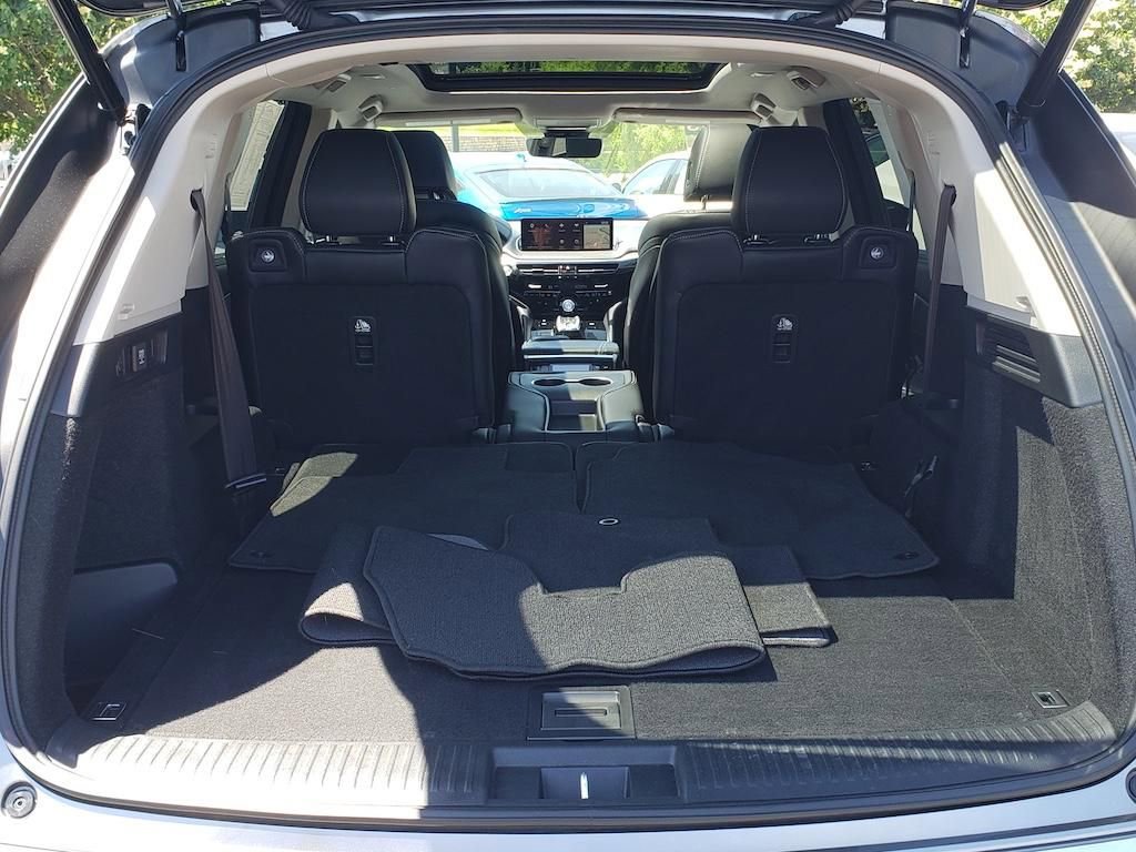 Certified 2023 Acura MDX SH-AWD w/ Technology Package image 8