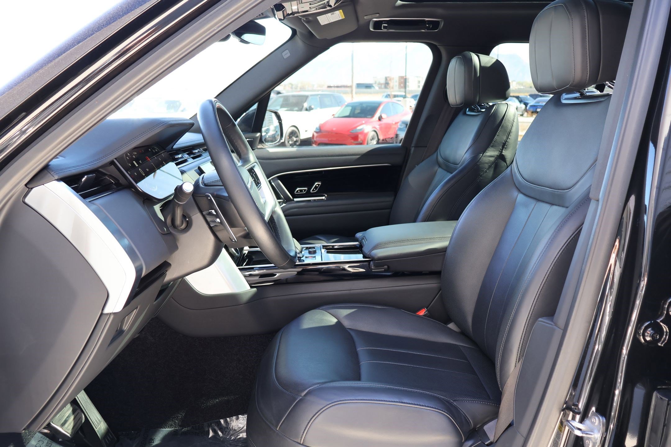 Certified 2023 Land Rover Range Rover SE image 23