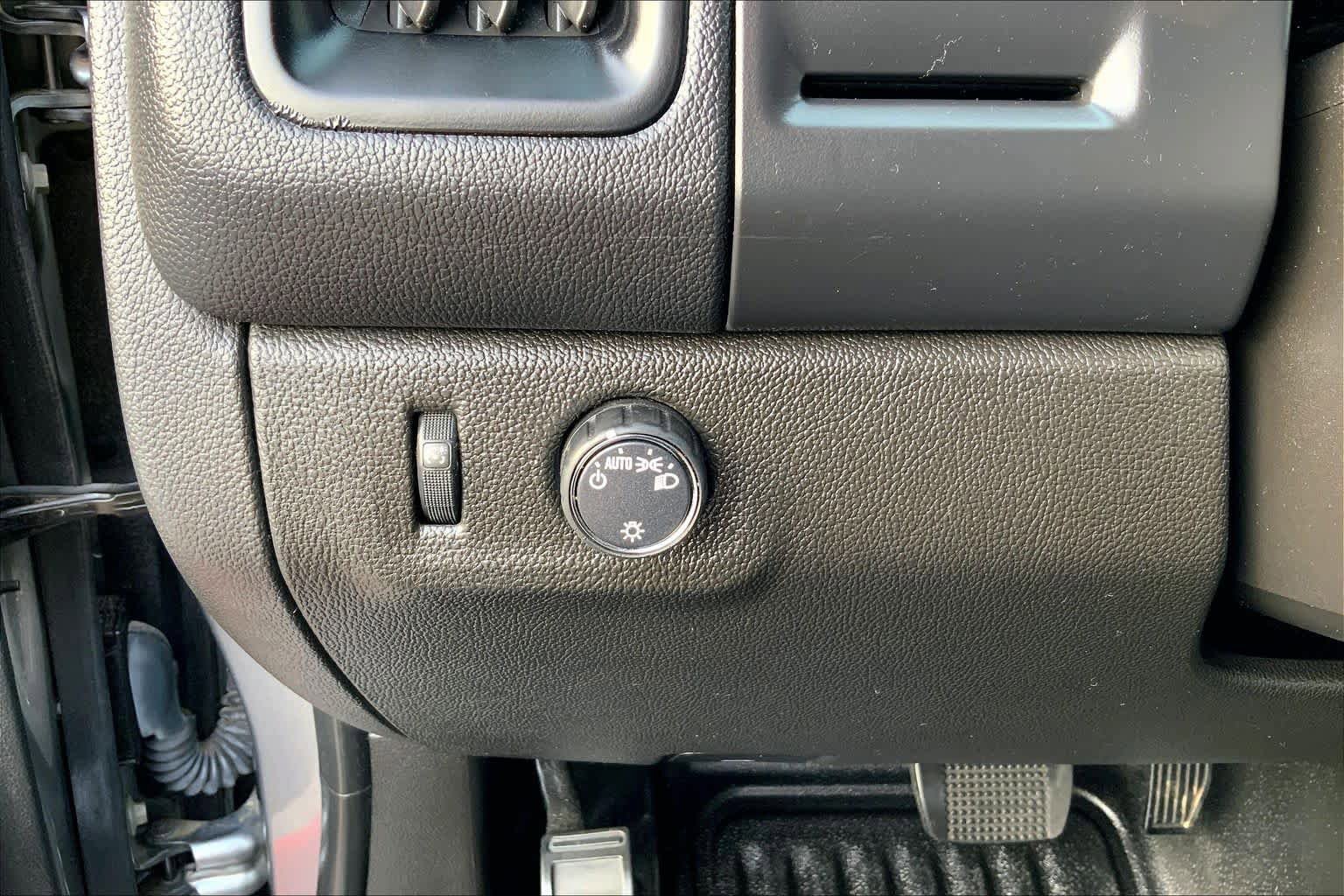 Used 2021 Chevrolet Colorado LT w/ Fleet Safety Package RWD image 26