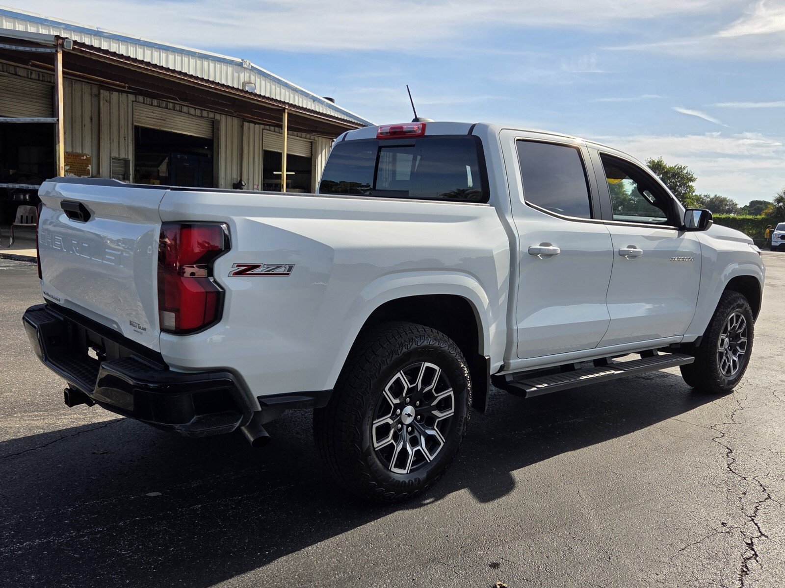 Used 2024 Chevrolet Colorado Z71 w/ Z71 Convenience Package 2 AWD/4WD image 5