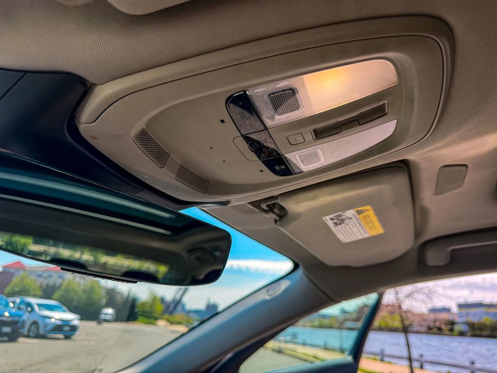 Used 2022 Volvo S90 B6 Momentum AWD/4WD image 35