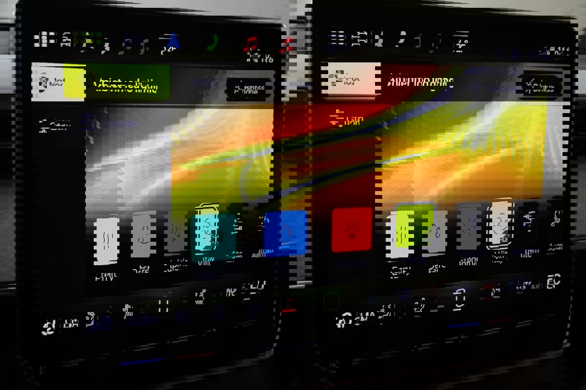 Used 2025 Volkswagen ID. Buzz Pro S image 43