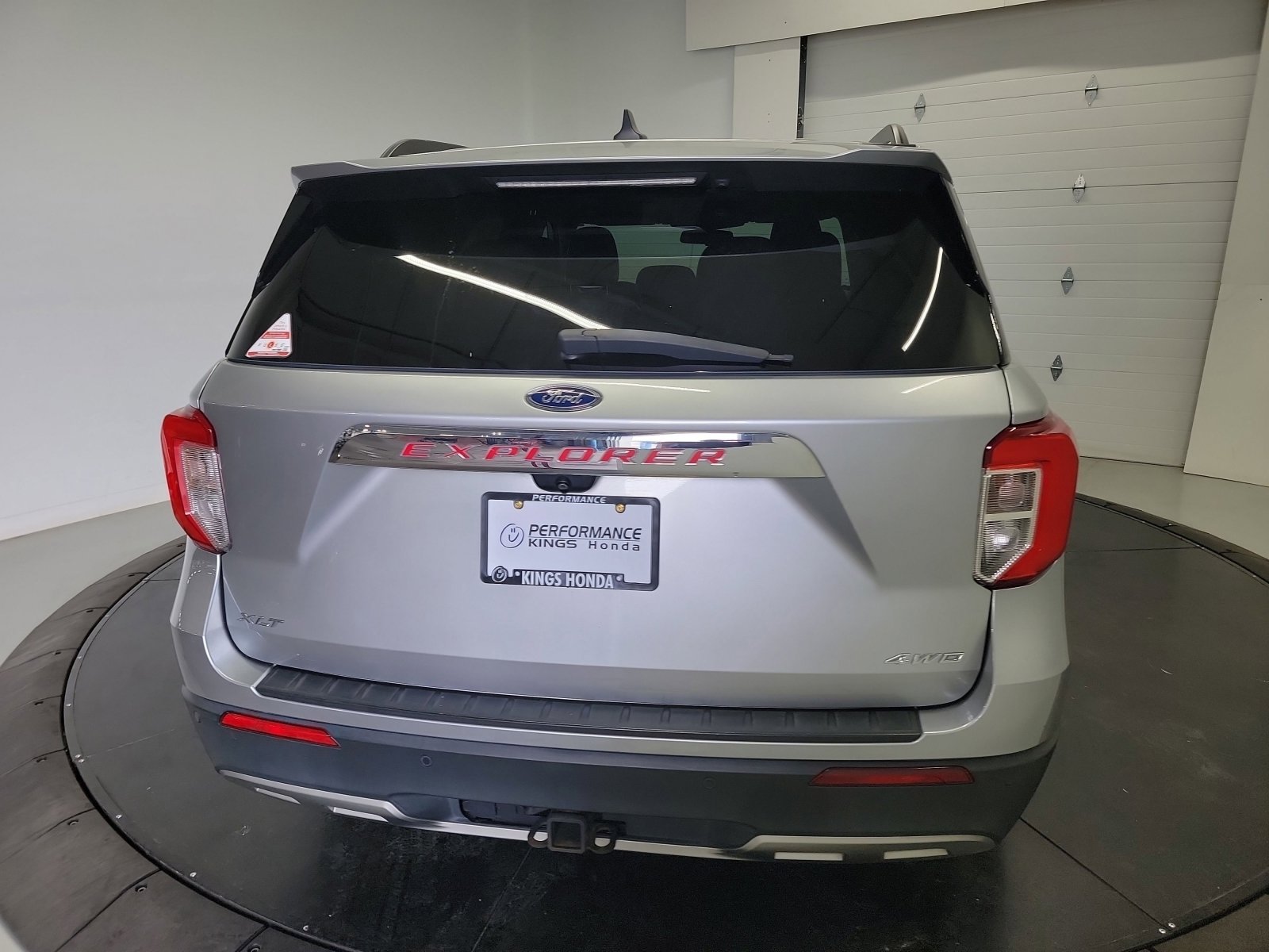 Used 2021 Ford Explorer XLT w/ Equipment Group 202A AWD/4WD image 13