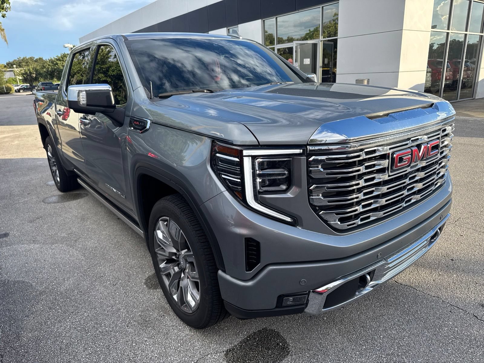 Used 2026 GMC Sierra 1500 Denali AWD/4WD image 3