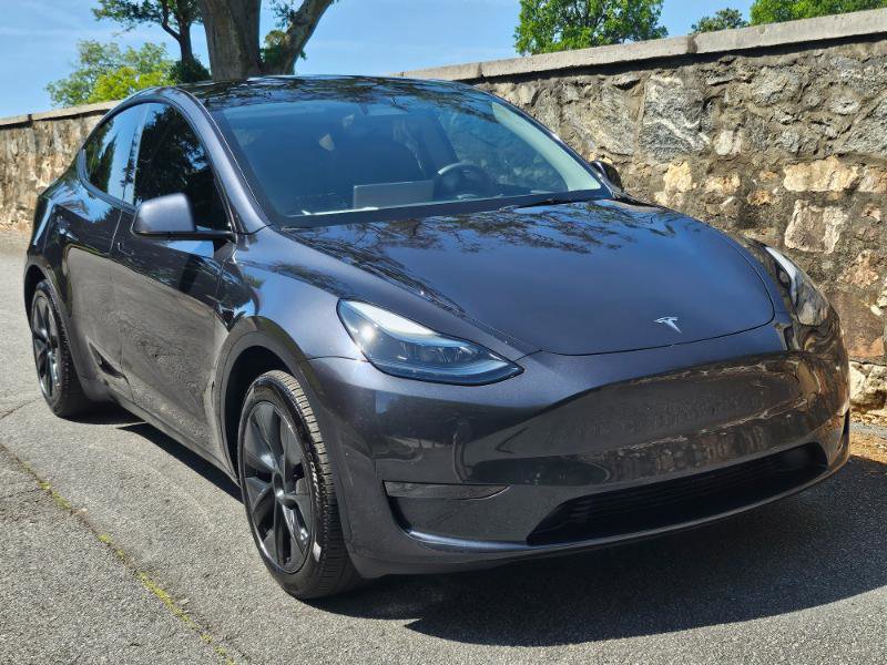 Used 2025 Tesla Model Y Long Range RWD image 12