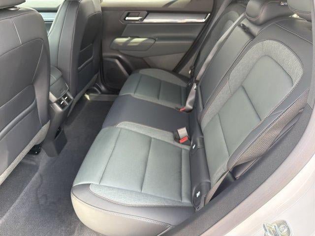 New 2027 GMC Terrain AT4 w/ Technology Package II AWD/4WD image 17