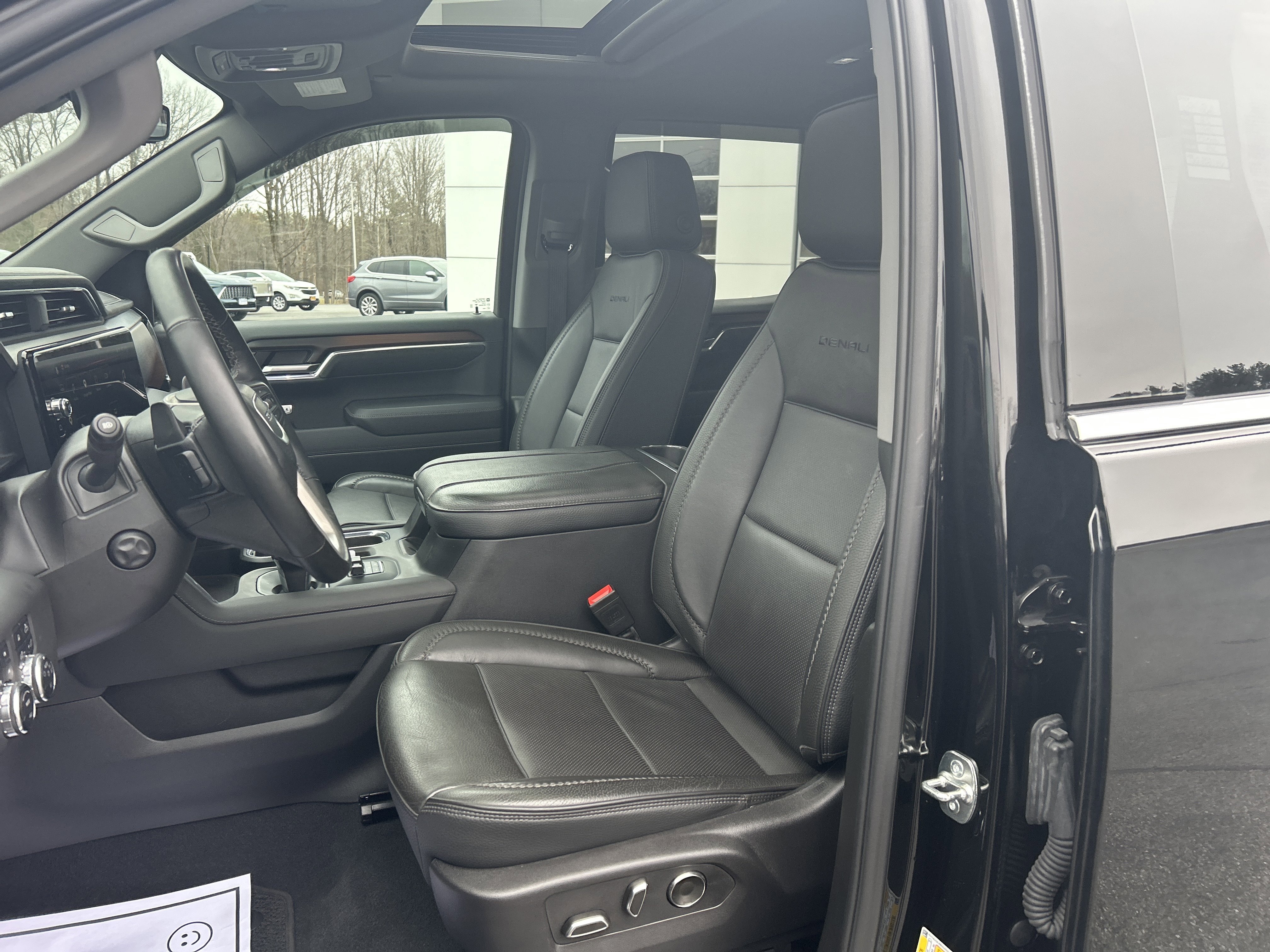 Used 2025 GMC Sierra 1500 Denali w/ Denali Reserve Package image 16