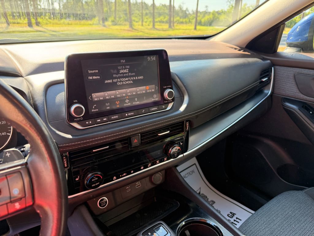 Used 2021 Nissan Rogue SV FWD image 16