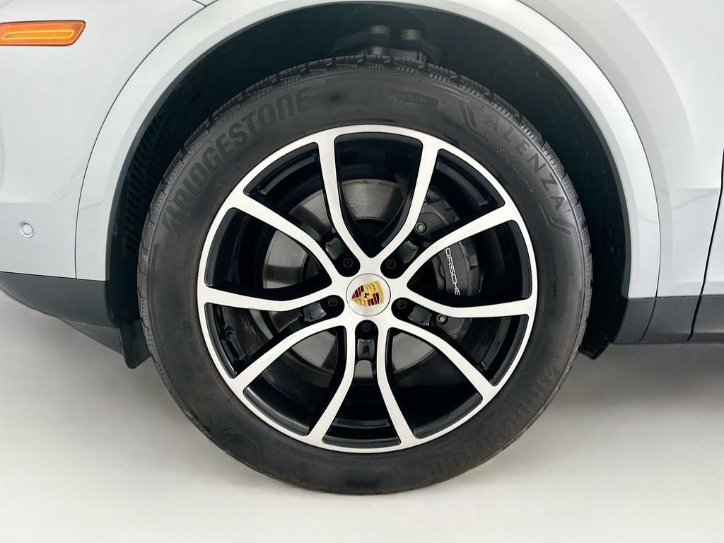Used 2024 Porsche Cayenne Coupe AWD/4WD image 29