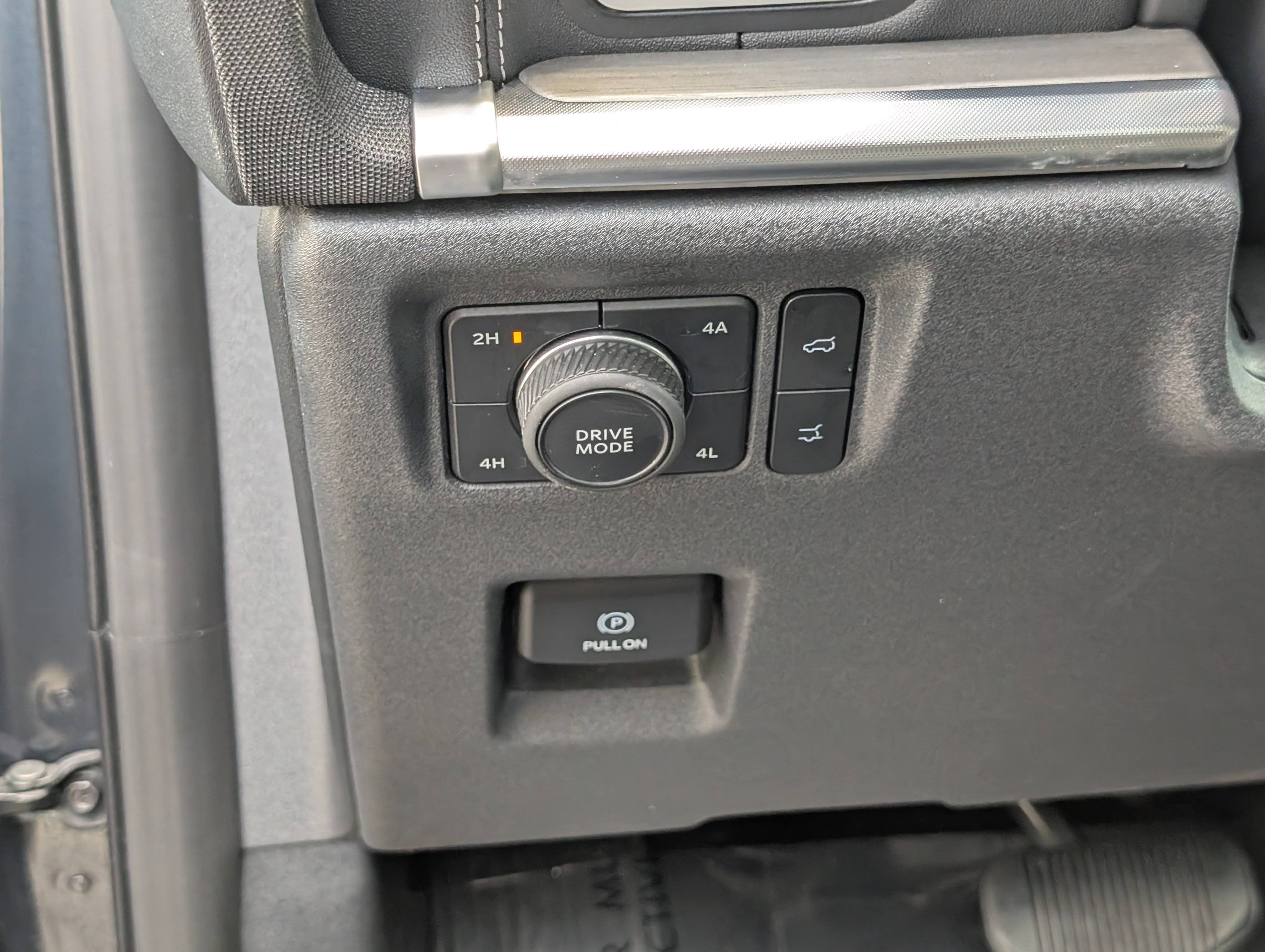 Used 2025 Ford Expedition Platinum AWD/4WD image 29