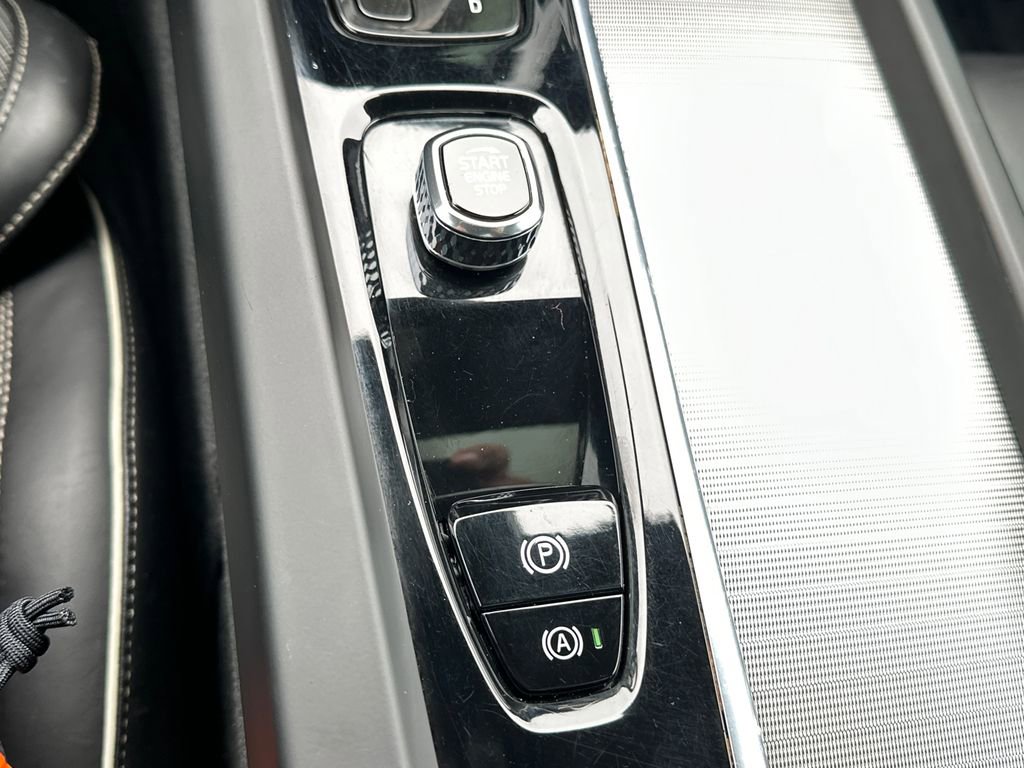 Used 2022 Volvo XC60 T8 Polestar image 37