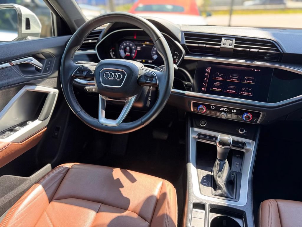 Used 2021 Audi Q3 2.0T Premium w/ Convenience Package AWD/4WD image 23