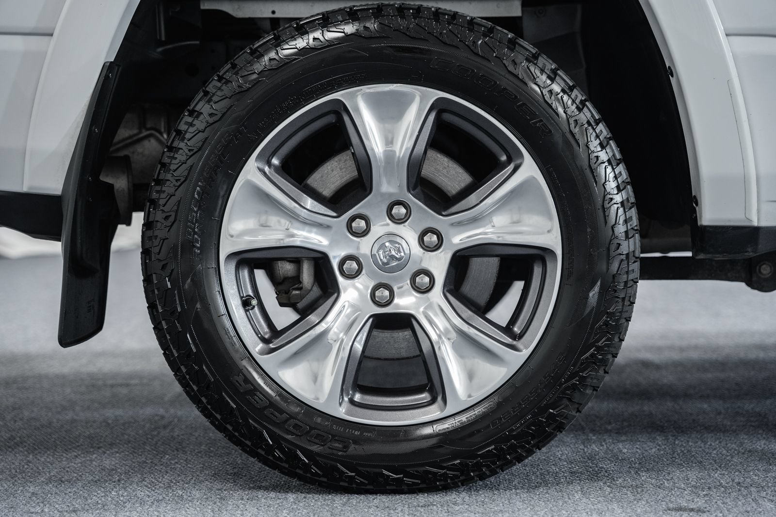 Used 2022 RAM 1500 Laramie AWD/4WD image 21