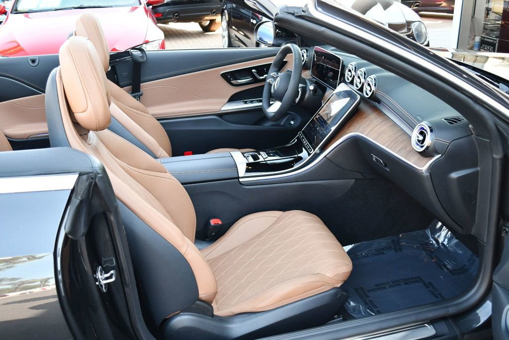 Used 2024 Mercedes-Benz CLE 450 4MATIC Cabriolet image 58